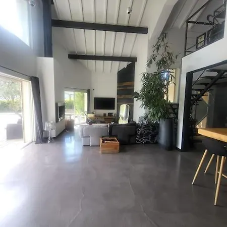 Maison Au Calme A *